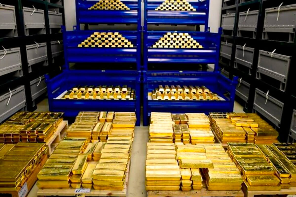 China acelera acumulação de ouro e atinge novo recorde de reservas